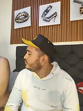 Show modela Tyler_Gaell na web-kameri