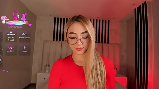 SophieLafont's Live XXX Chat