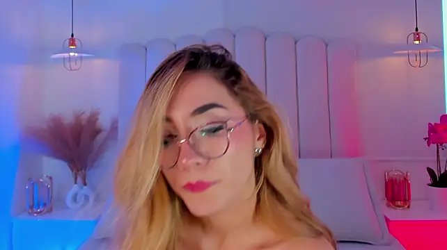SophieLafont Live XXX Chat