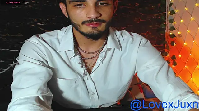 LovexJuxn77 webcam show