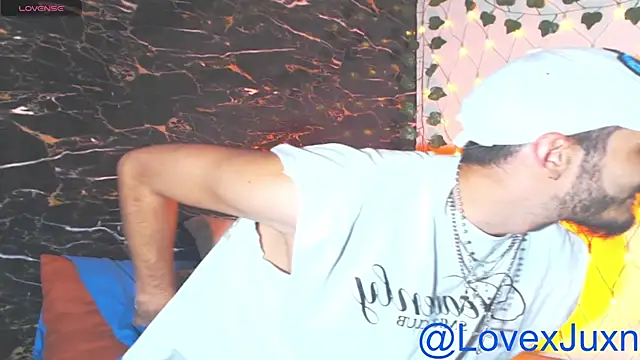 LovexJuxn77 Webcam show