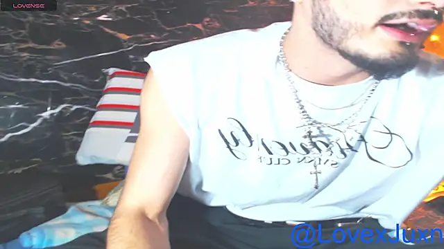 LovexJuxn77 Webcam-Show
