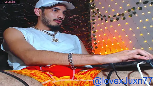 LovexJuxn77 webcam show