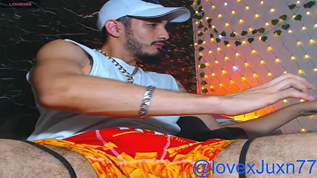 LovexJuxn77 Webcam Show