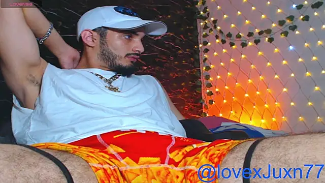 LovexJuxn77 webcam show
