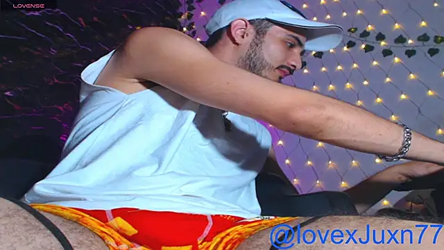 Show de LovexJuxn77 na webcam