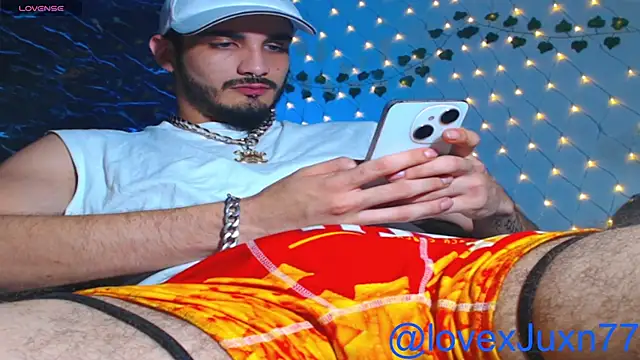 Show de LovexJuxn77 na webcam