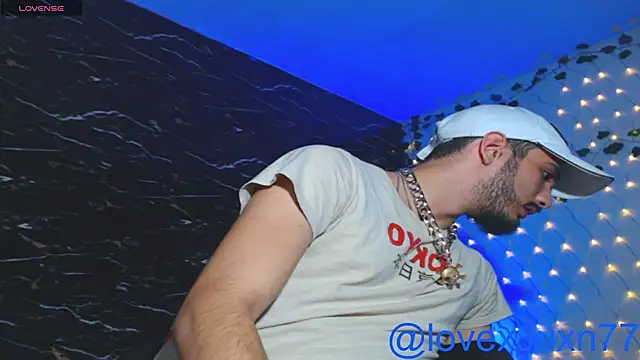 LovexJuxn77 Webcam Show