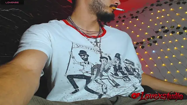LovexJuxn77 Webcam Show