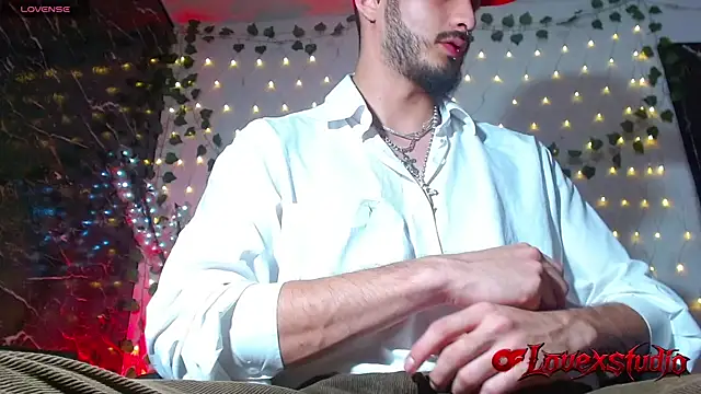 LovexJuxn77 Webcam Show