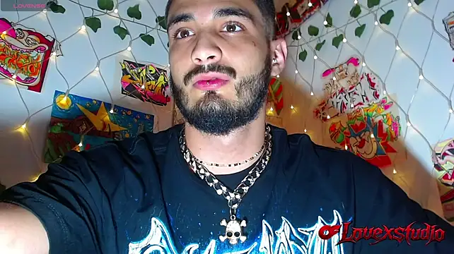 LovexJuxn77 webcam show