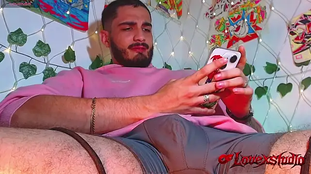 Show modela LovexJuxn77 na web-kameri