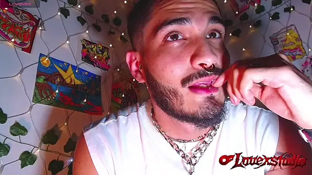 LovexJuxn77 Webcam Show