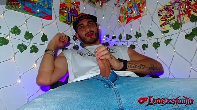 LovexJuxn77n Webbikameraesitys