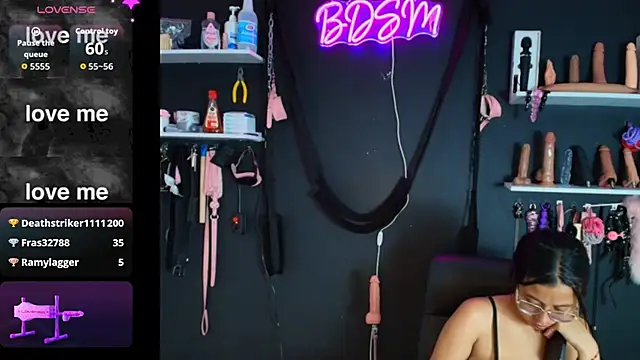 Show Webcam de MissVicky_SlaveLiah_BDSM