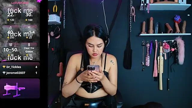 MissVicky_SlaveLiah_BDSM: вебкам-шоу