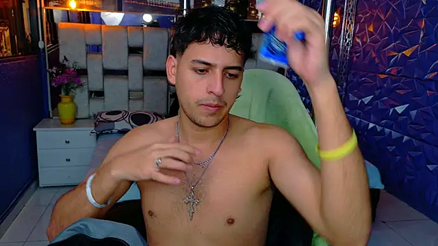 Show modela ian_sprouse na web-kameri