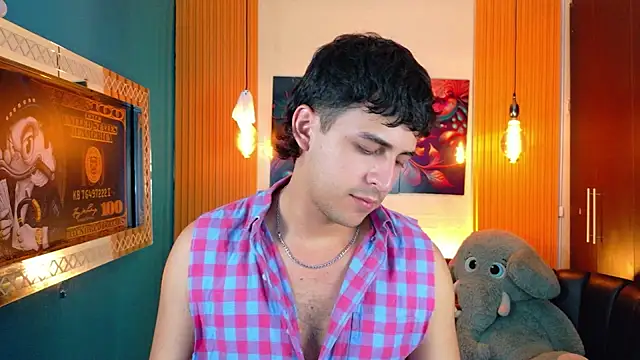 Show modela ian_sprouse na web-kameri