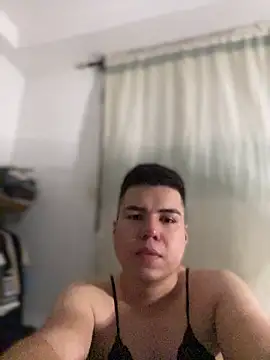 Вебкам-шоу steven_femboy