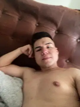 Show modela steven_femboy na web-kameri