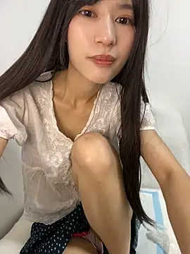 Emmaly999 网络视讯表演