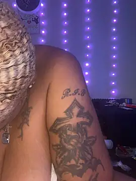 BIGCUMSHOW35 Show in webcam