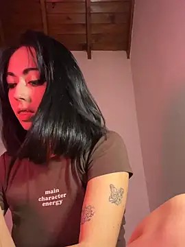 BrattyYanii's Webcam Show