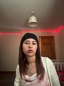 NextDoorMolly: вебкам-шоу
