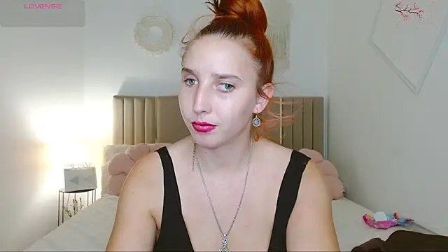 Вебкам-шоу Little_tits_