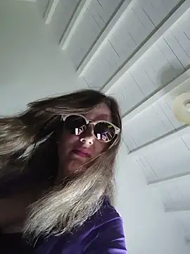 Pokazy przed kamerką – Frenchgirl