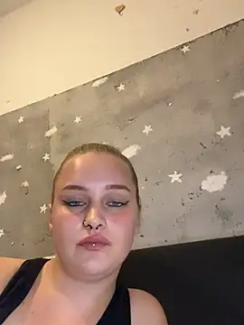 Chat +18 de Laylaa_Rose ao vivo