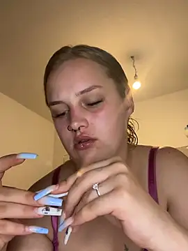 Chat +18 de Laylaa_Rose ao vivo