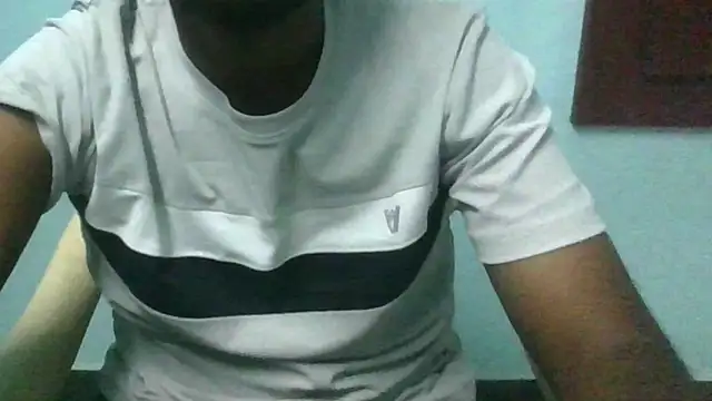 tamil_boy_4: διαδικτυακό σόου στην κάμερα