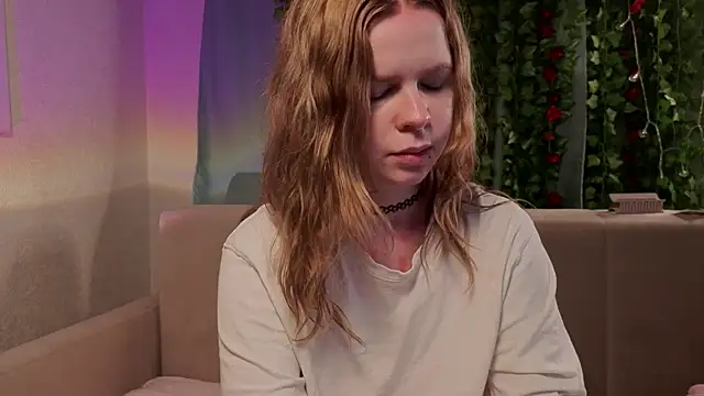 AliseKitt XXX чат на живо
