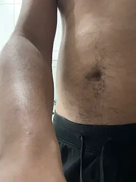 NaughtyAndr7 Webcam show