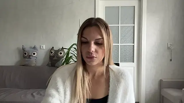 Онлайн чат XXX LaraineDomebo