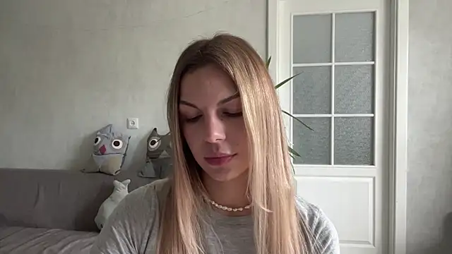 LaraineDomebo's Live XXX Chat