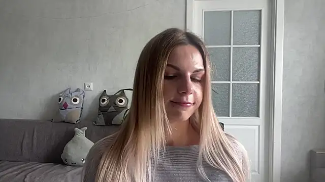 צ'אט XXX בשידור חי של LaraineDomebo