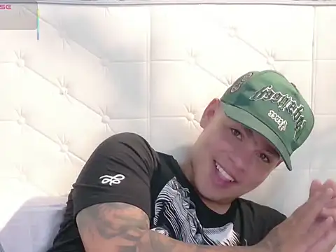 Show modela AustinThompsonn na web-kameri