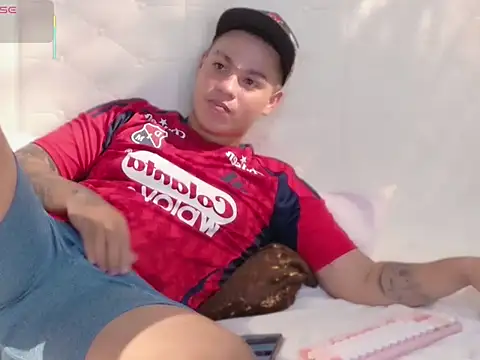 Show modela AustinThompsonn na web-kameri
