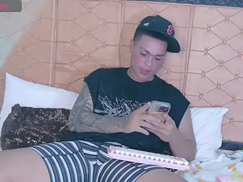 AustinThompsonn live XXX chat