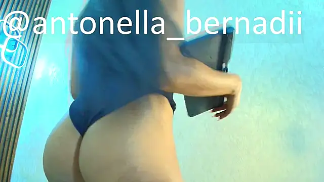 Antonella_Bernadii's Webcam Show