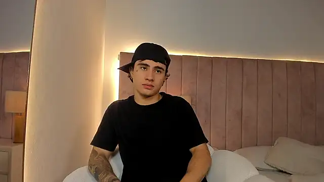 Zack_Bellmont1 Show in webcam