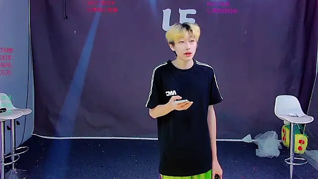 Pokazy przed kamerką – LF-boy