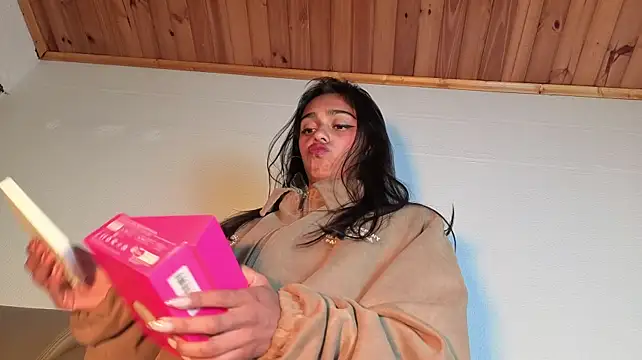 Dafne_girl4u: διαδικτυακό σόου στην κάμερα