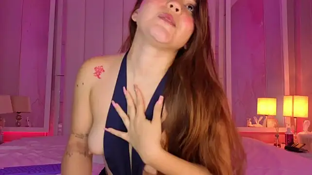 Show modela Jolie_rousse na web-kameri
