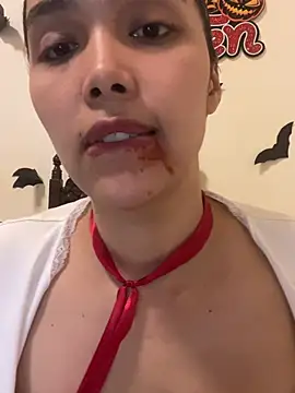 Ineeess: απευθείας συνομιλία ΧΧΧ