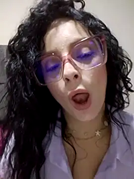 Chat +18 de Martinarizzy ao vivo