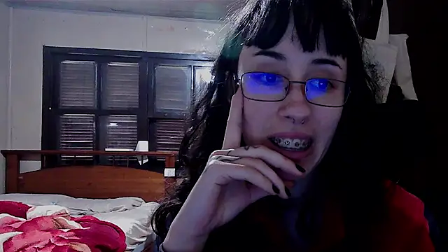 Mendy_CameraPrive élő XXX-chatje