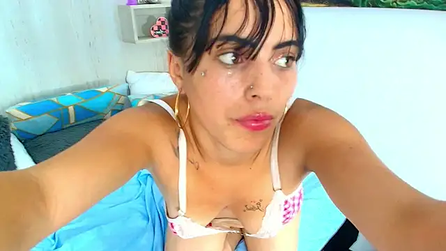 Chat +18 de Rossie_lopezz ao vivo